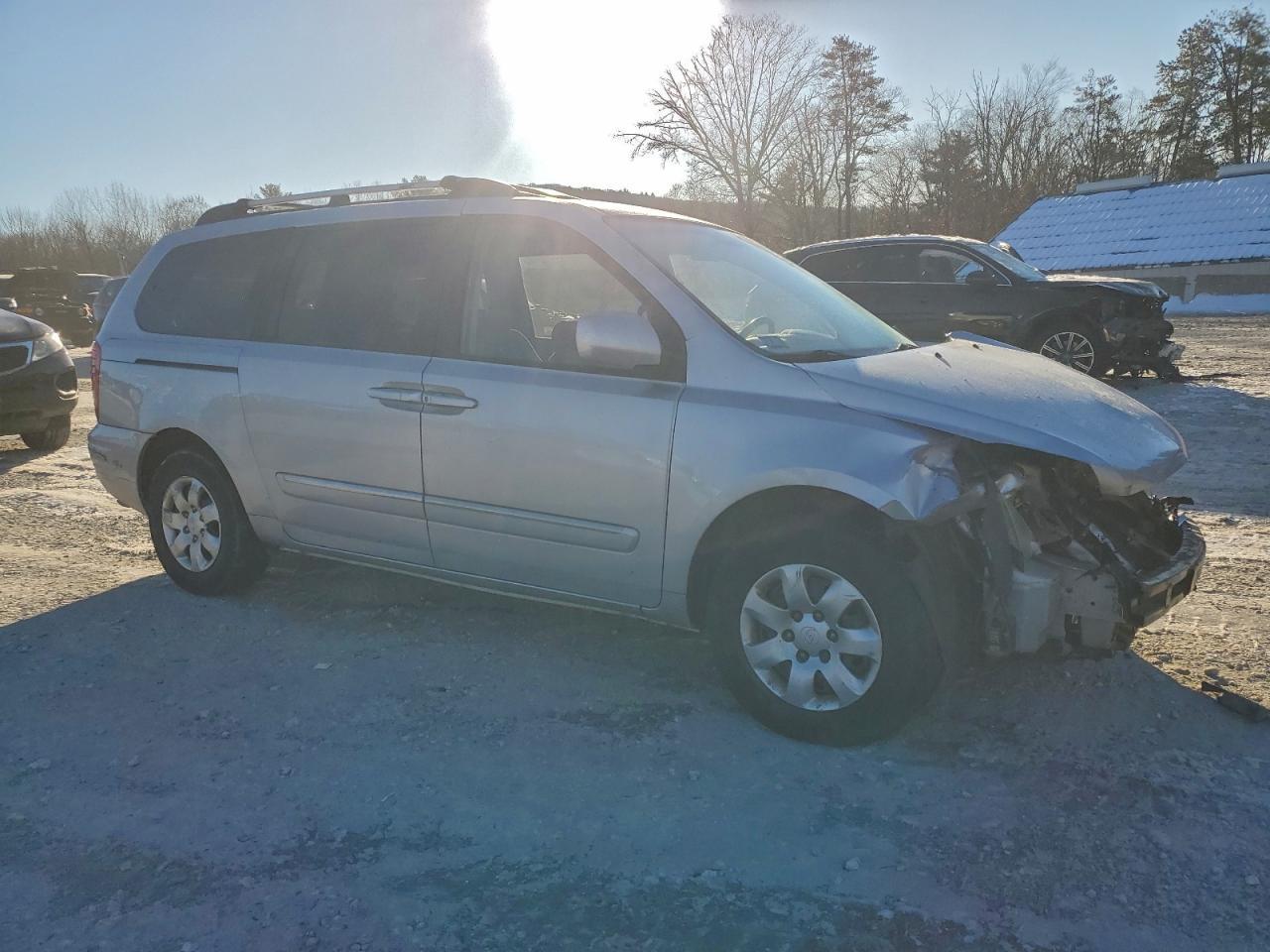 2008 HYUNDAI Entourage