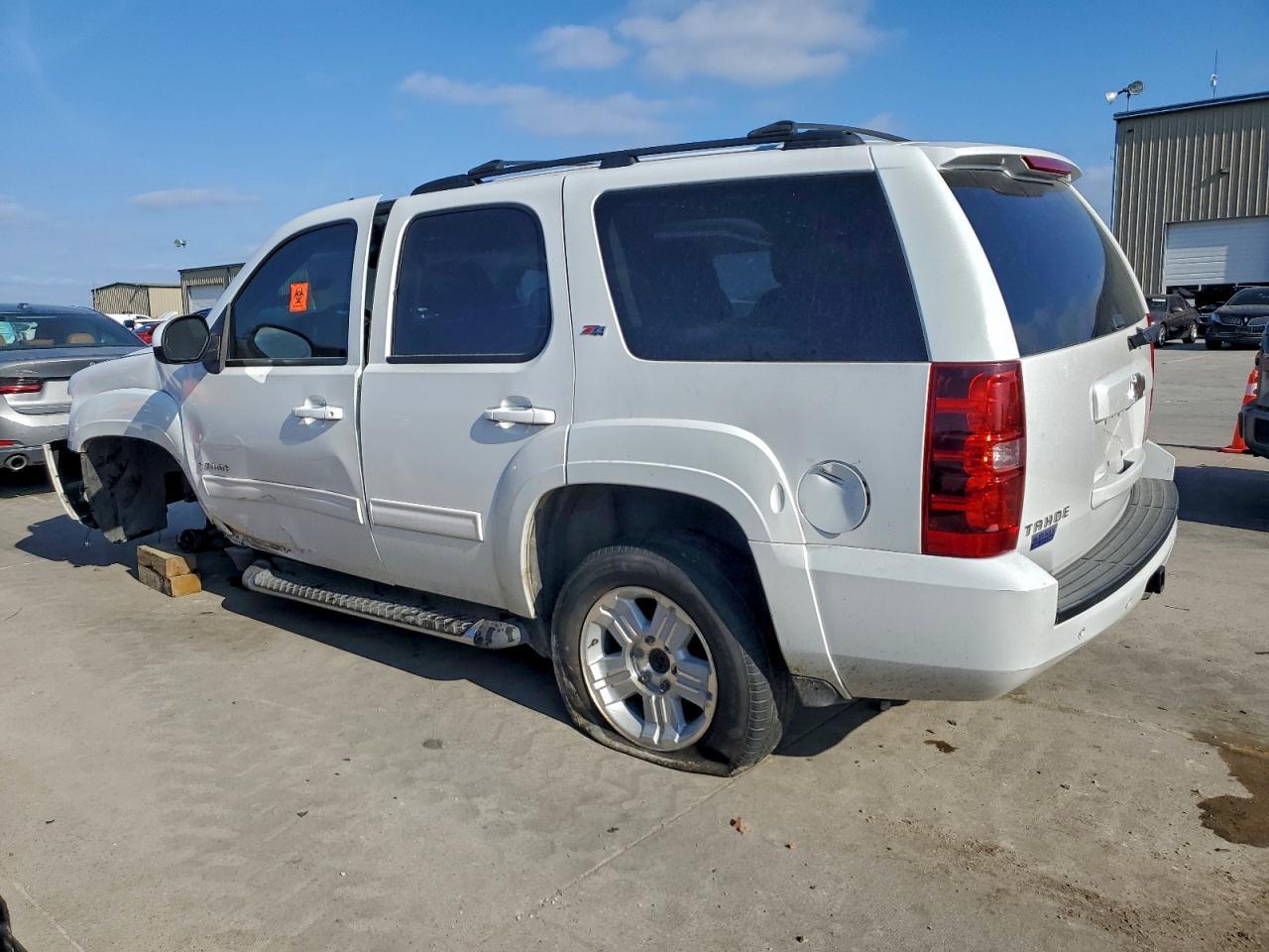 2011 CHEVROLET Tahoe