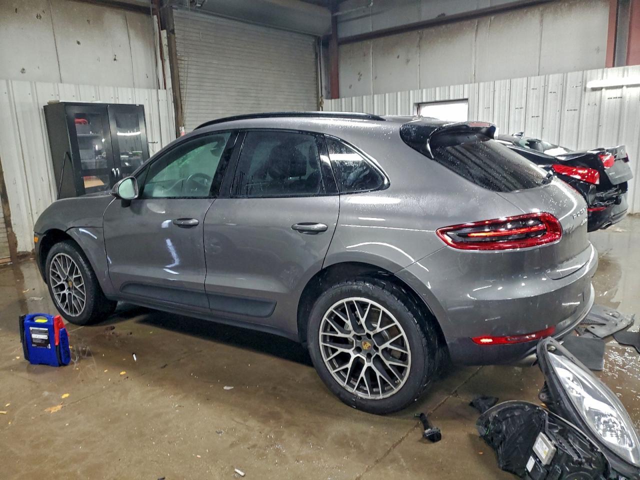 2015 PORSCHE Macan