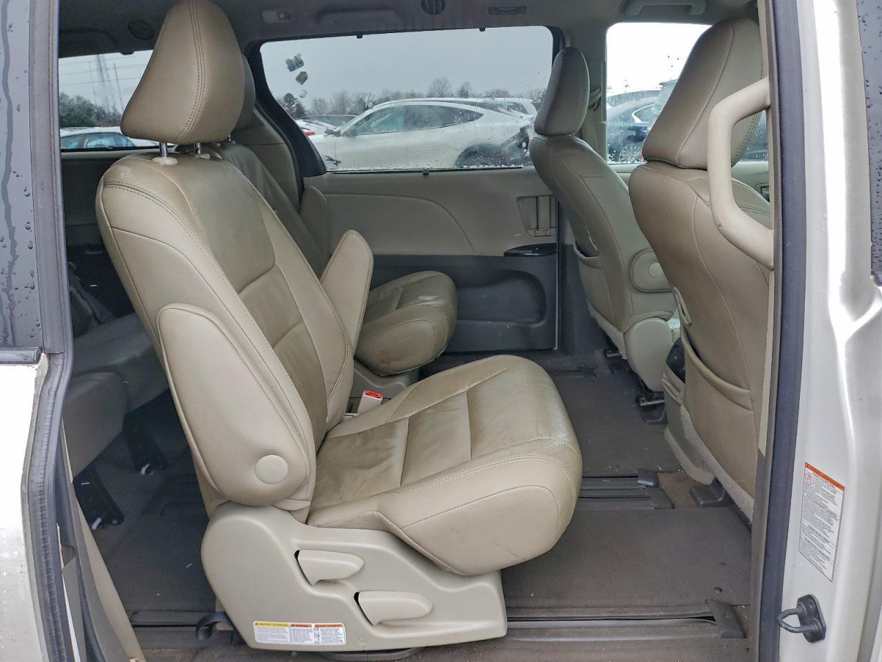 2015 TOYOTA SIENNA