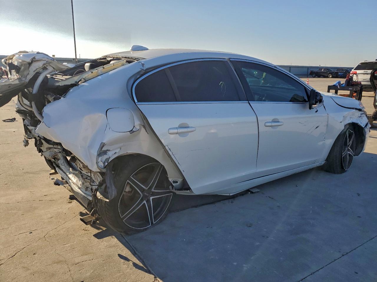 2016 VOLVO S60