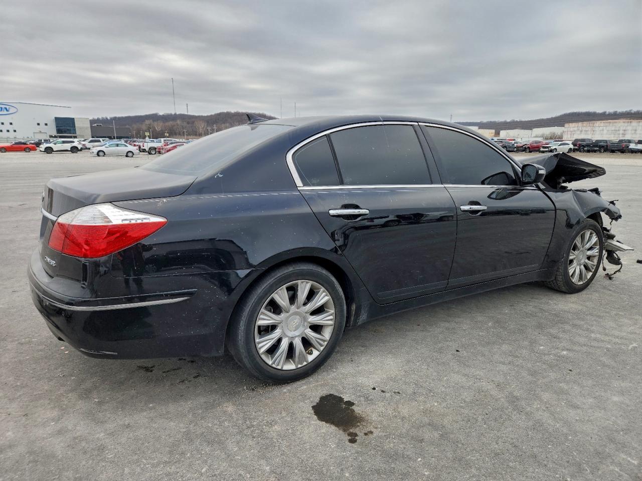 2011 HYUNDAI GENESIS