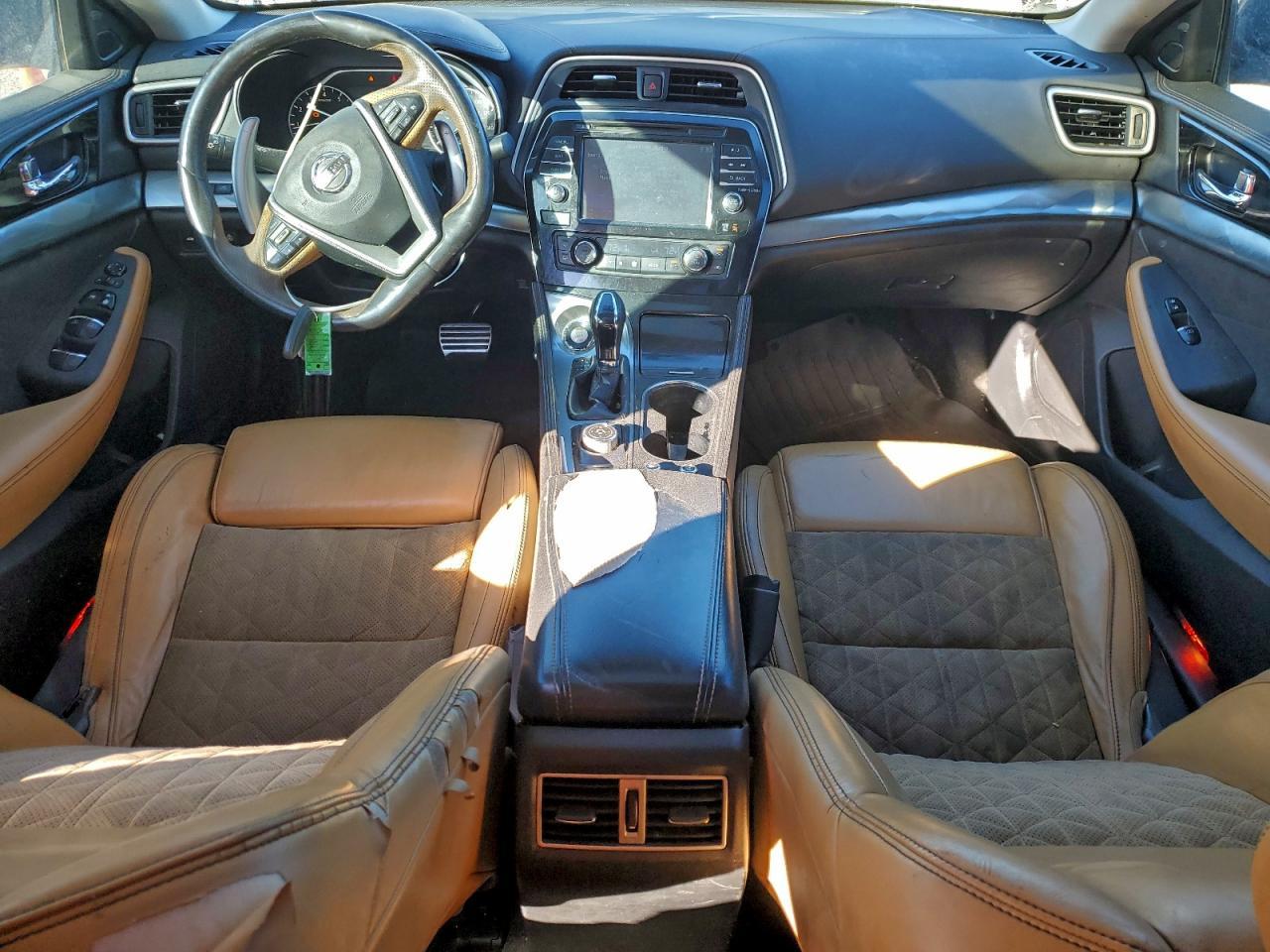 2016 NISSAN Maxima