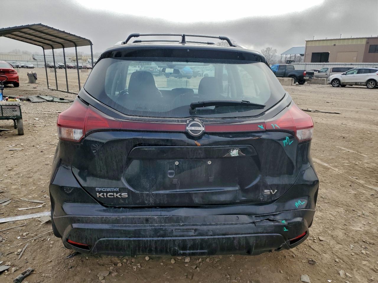 2022 NISSAN KICKS