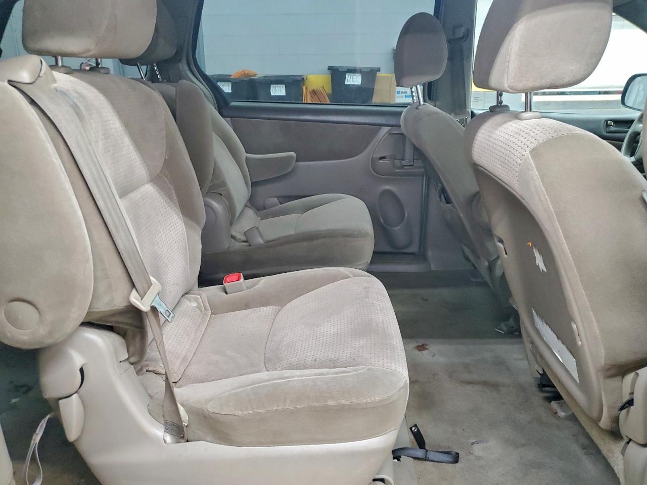 2010 TOYOTA SIENNA