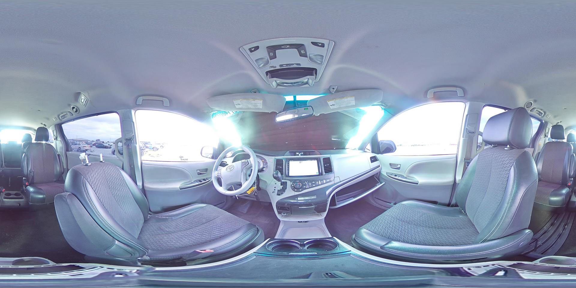 2013 TOYOTA SIENNA