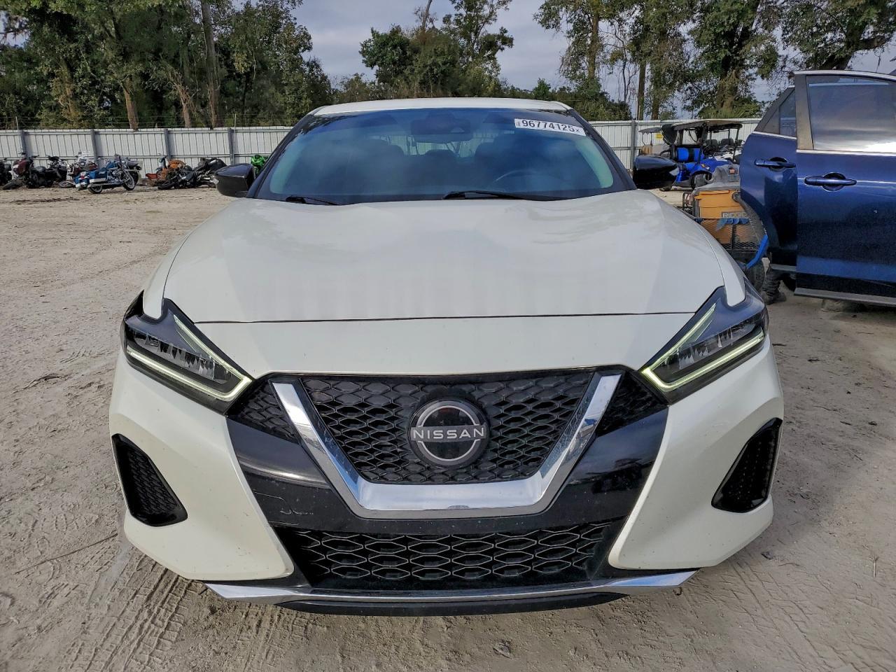 2023 NISSAN Maxima