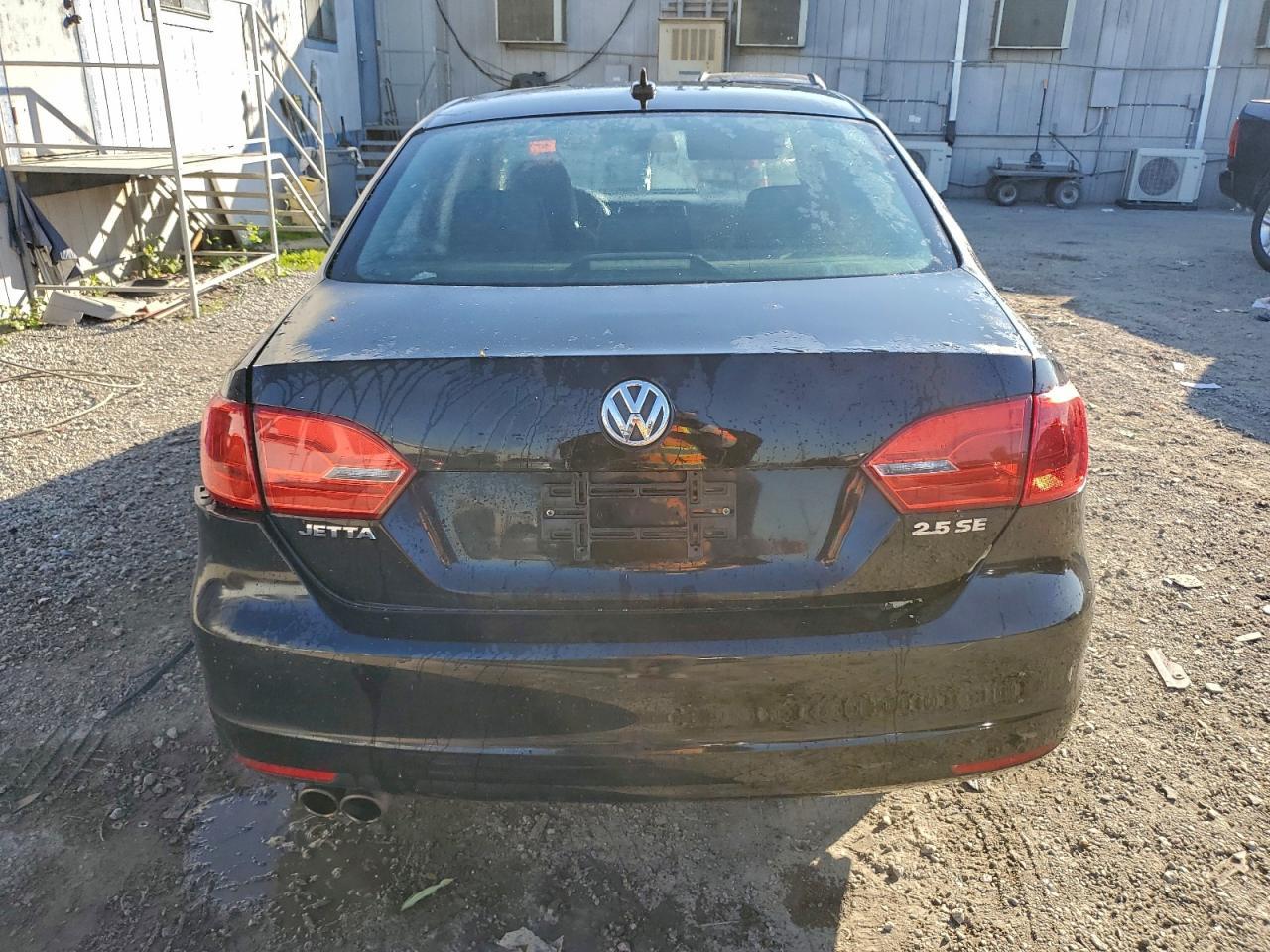 2011 VOLKSWAGEN JETTA