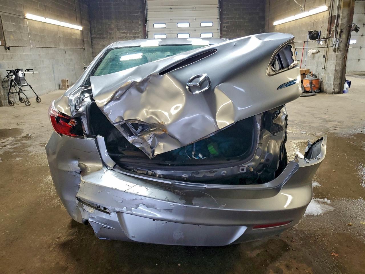2013 MAZDA 3