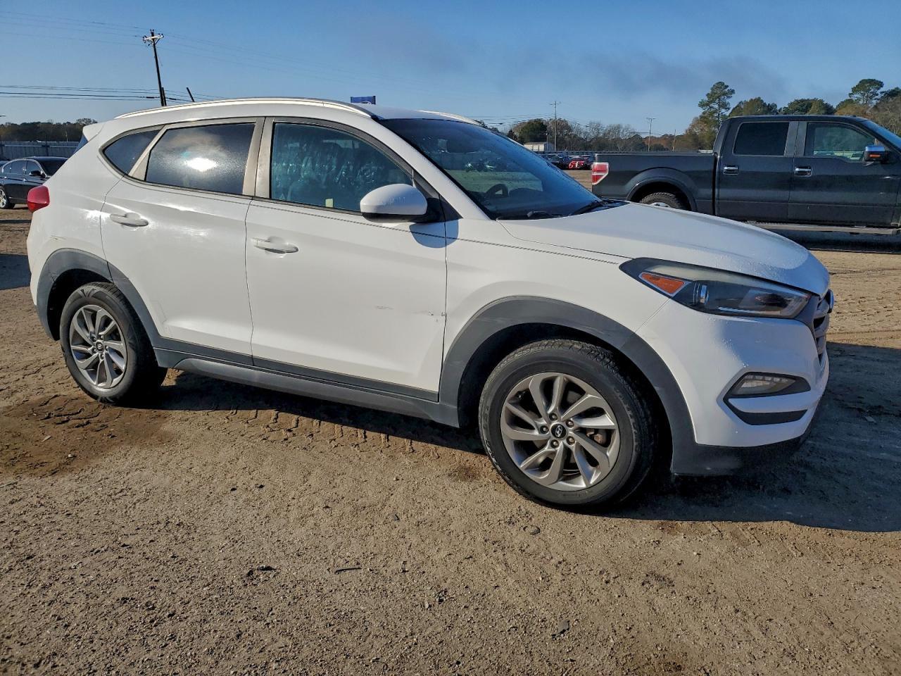 2016 HYUNDAI TUCSON
