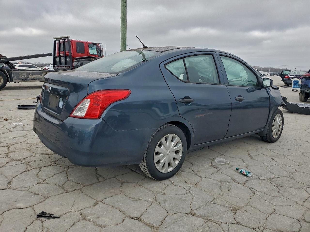 2016 NISSAN VERSA