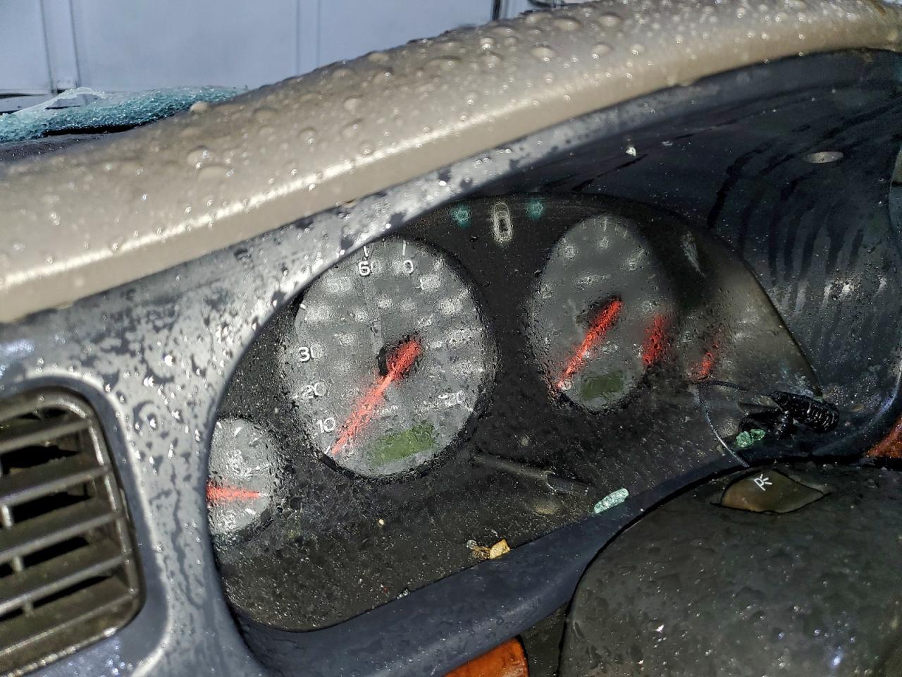 2000 SUBARU Legacy