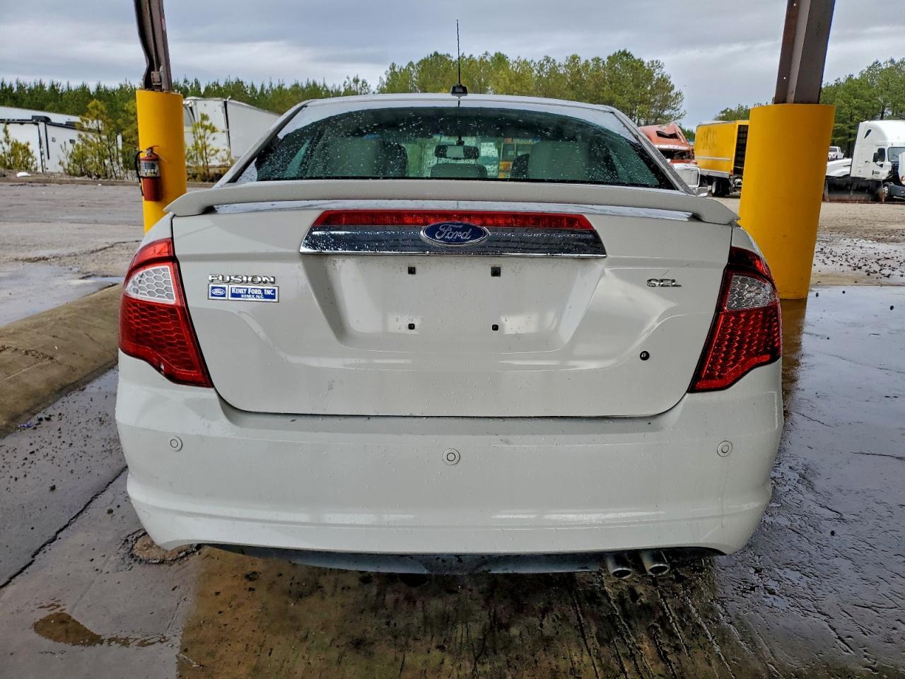 2011 FORD FUSION