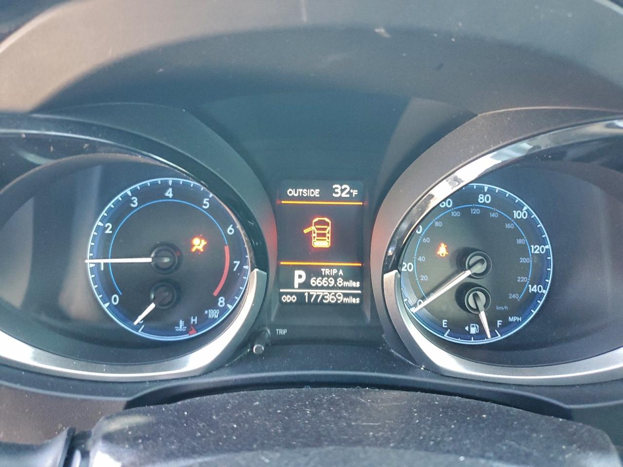 2015 TOYOTA COROLLA