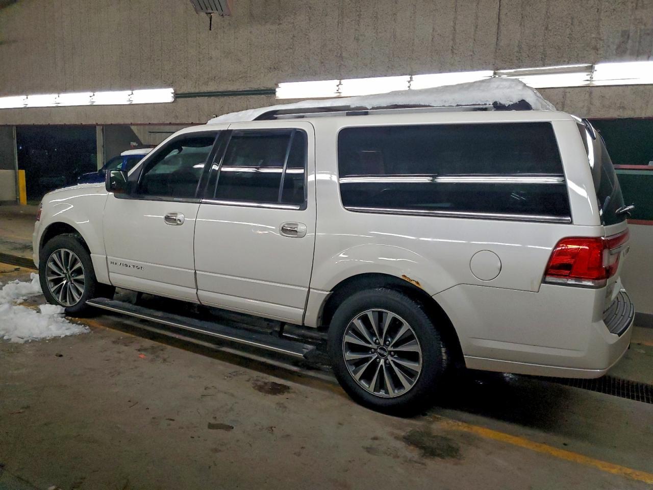 2015 LINCOLN Navigator