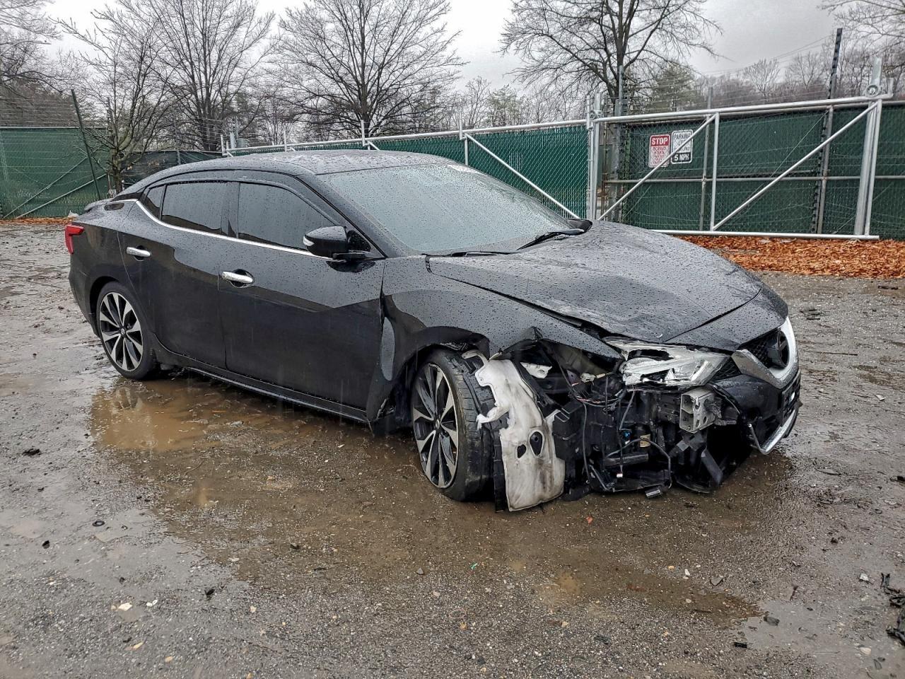 2017 NISSAN Maxima