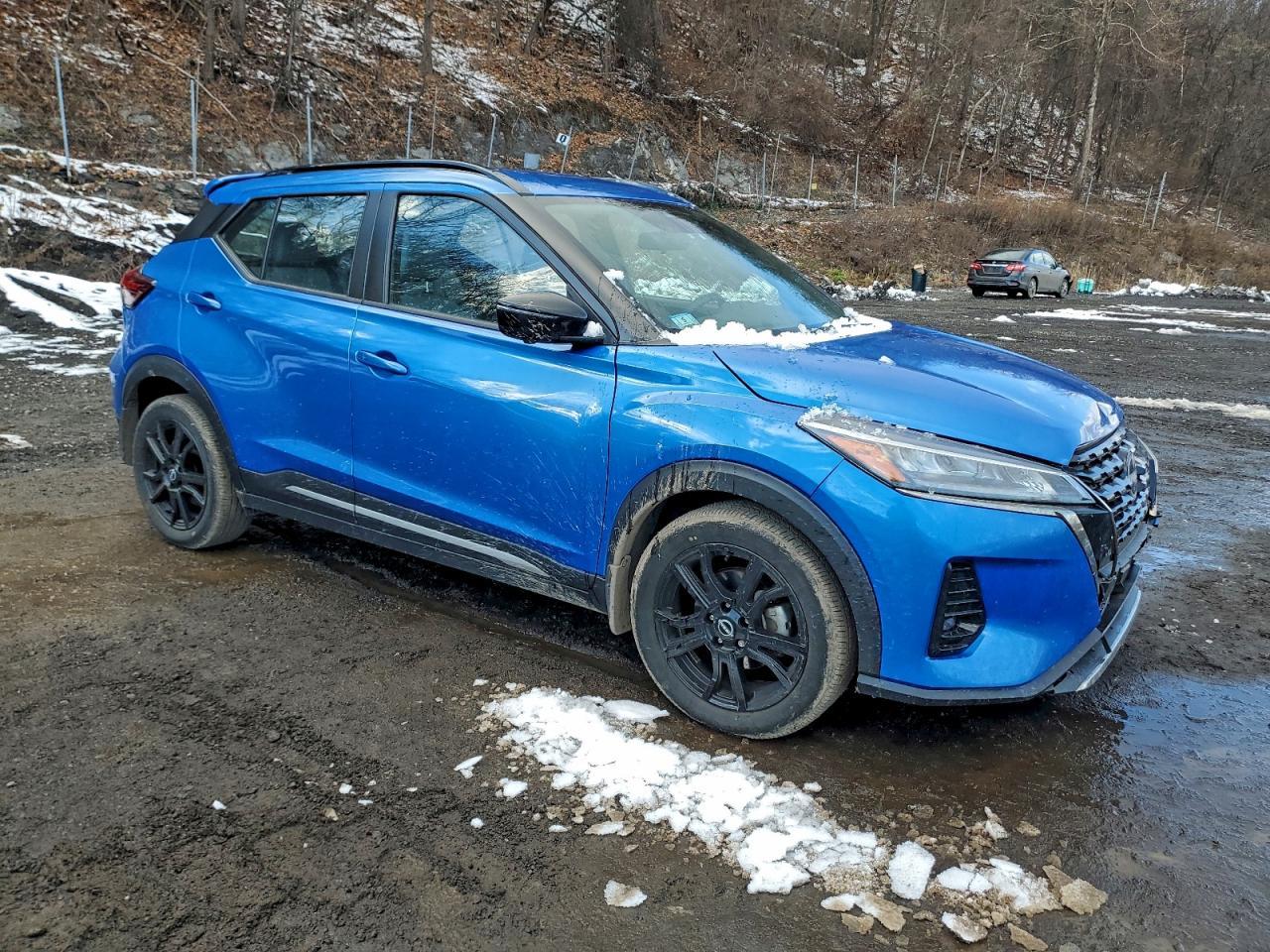 2024 NISSAN KICKS