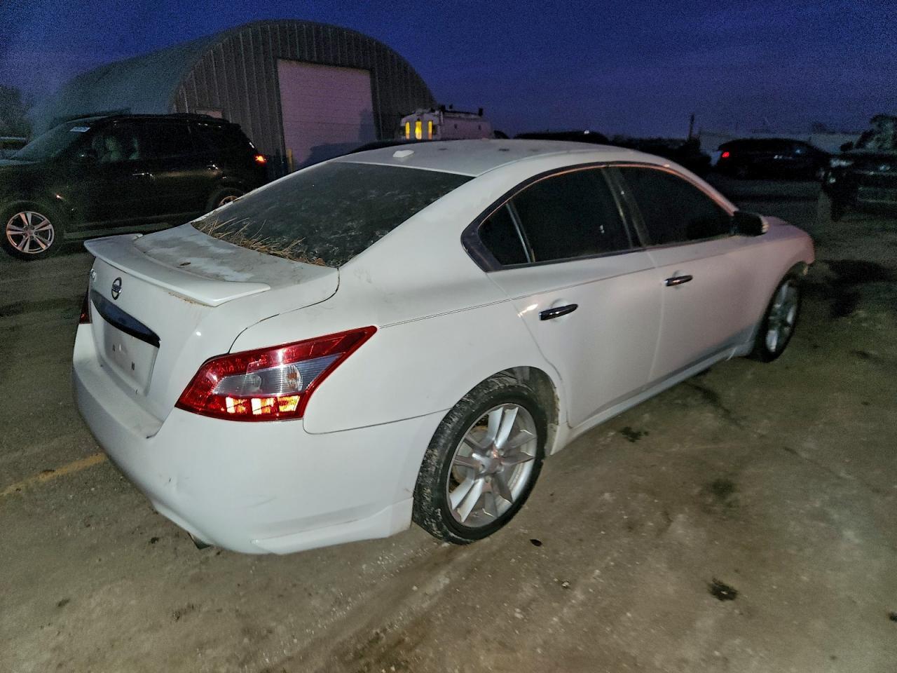 2011 NISSAN Maxima