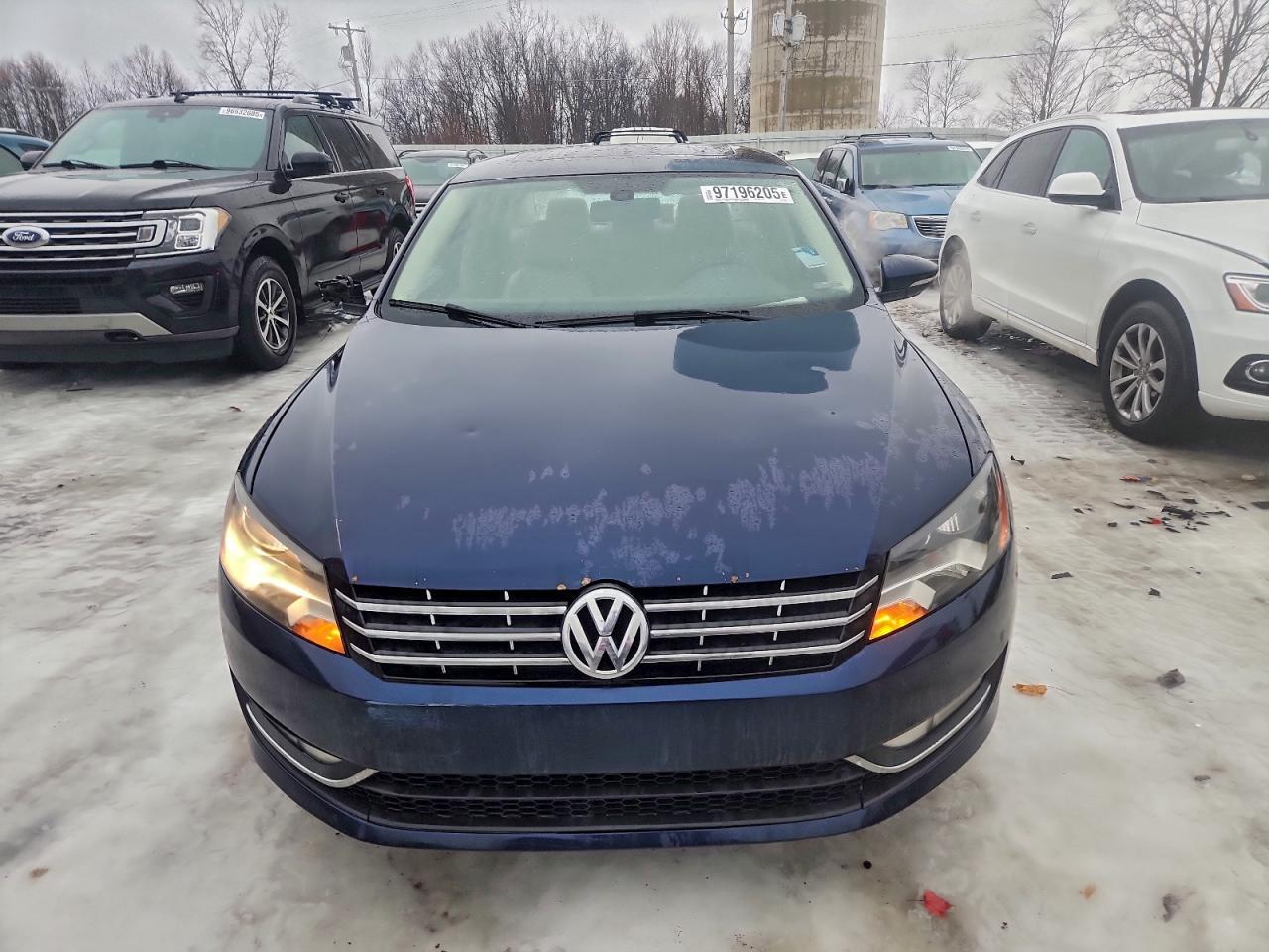 2012 VOLKSWAGEN Passat