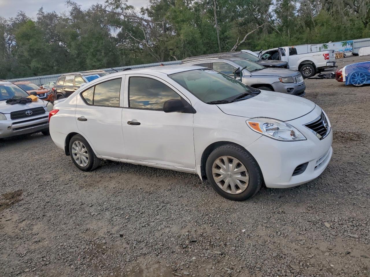 2014 NISSAN VERSA