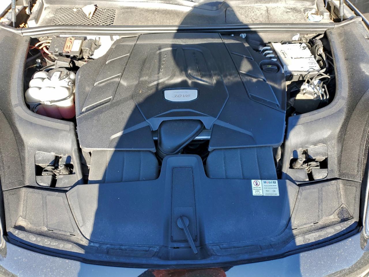 2021 PORSCHE CAYENNE