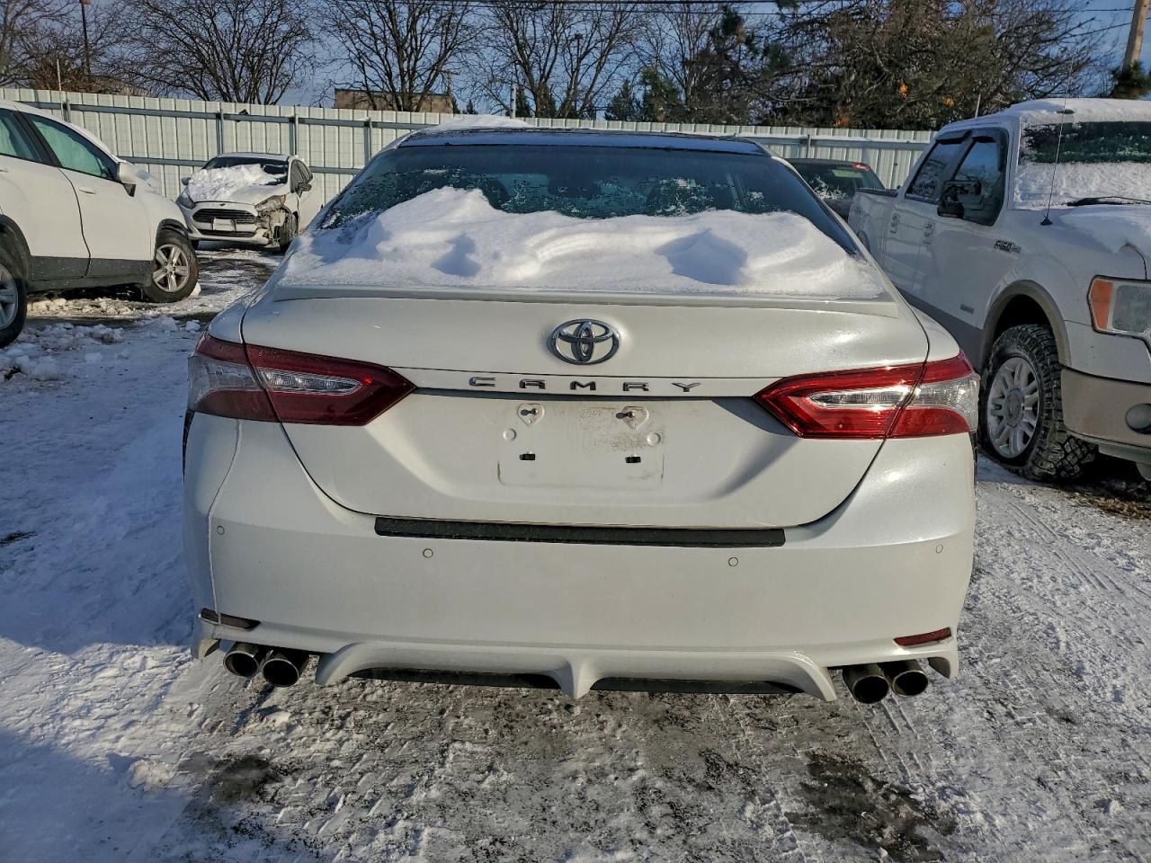 2018 TOYOTA CAMRY