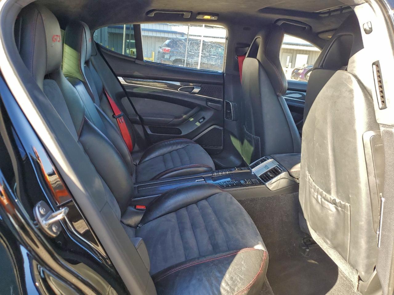2013 PORSCHE Panamera