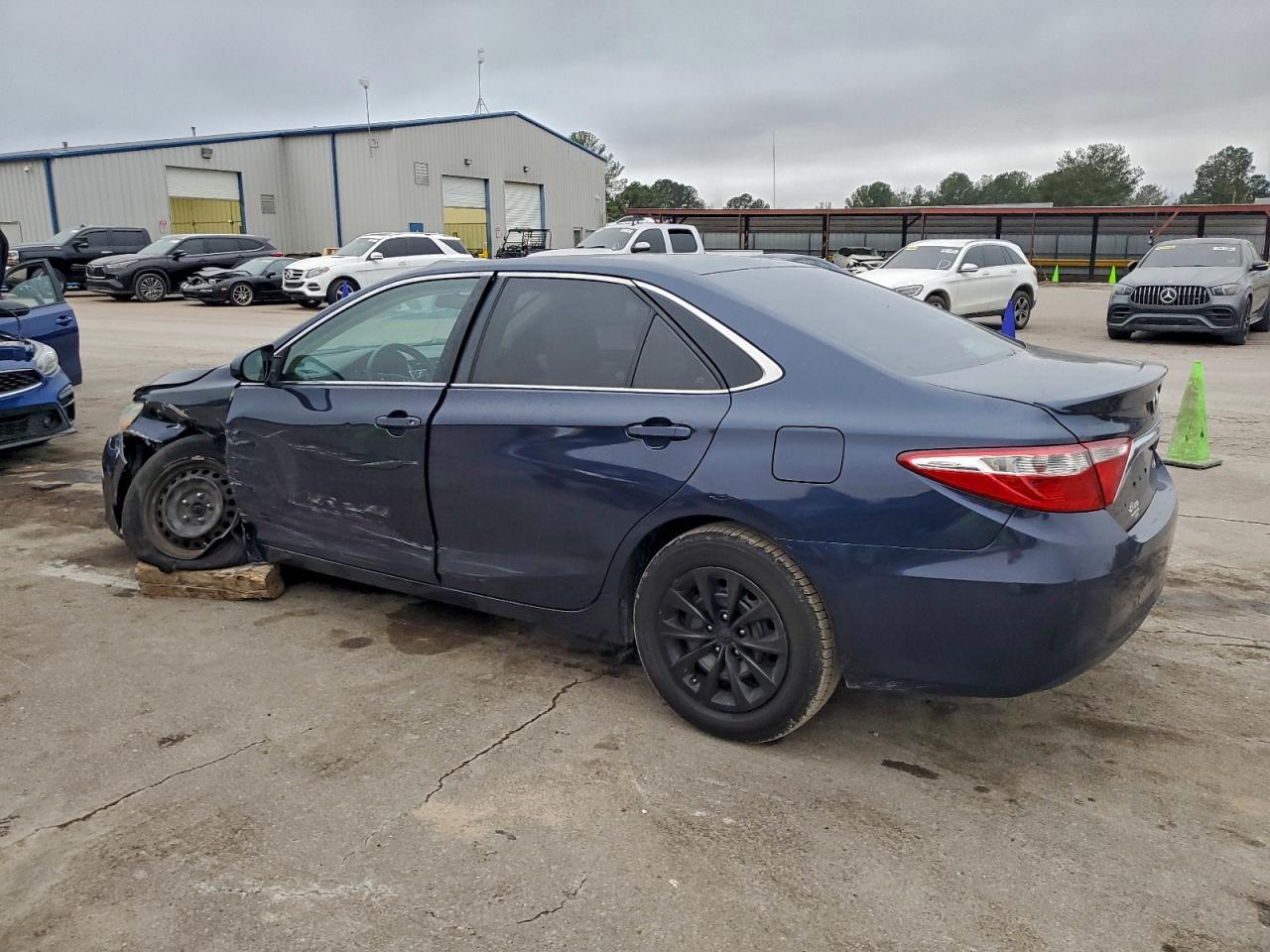 2015 TOYOTA CAMRY