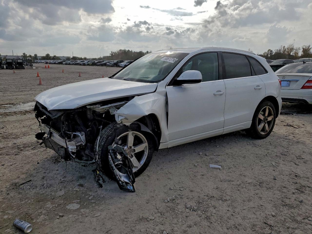 2011 AUDI Q5