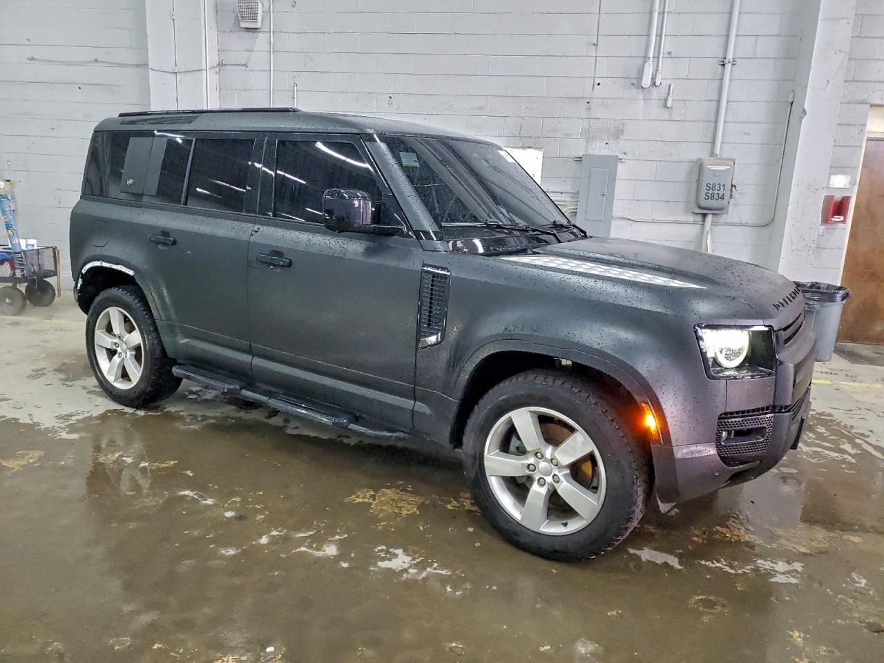 2023 LAND ROVER Defender
