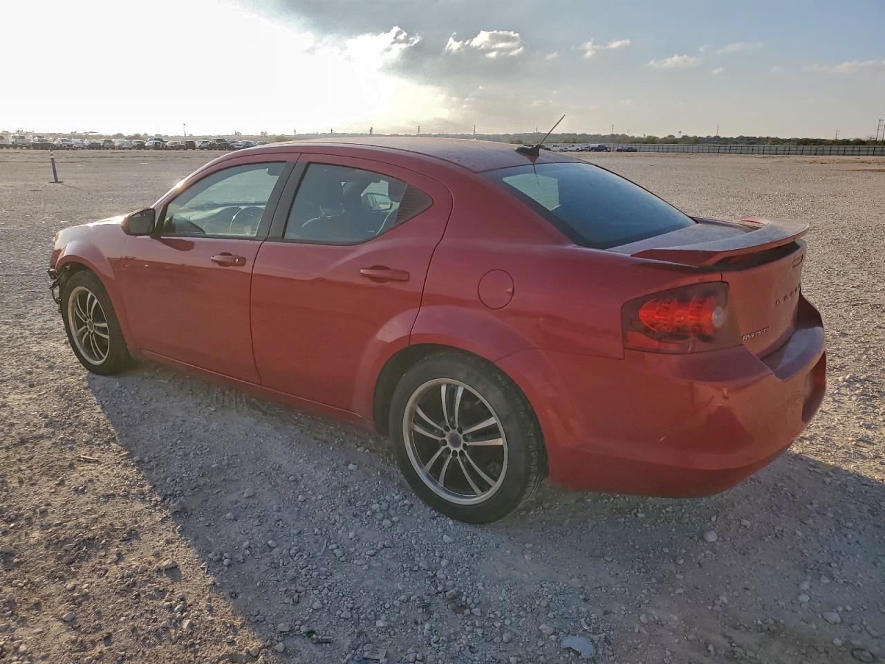 2013 DODGE Avenger
