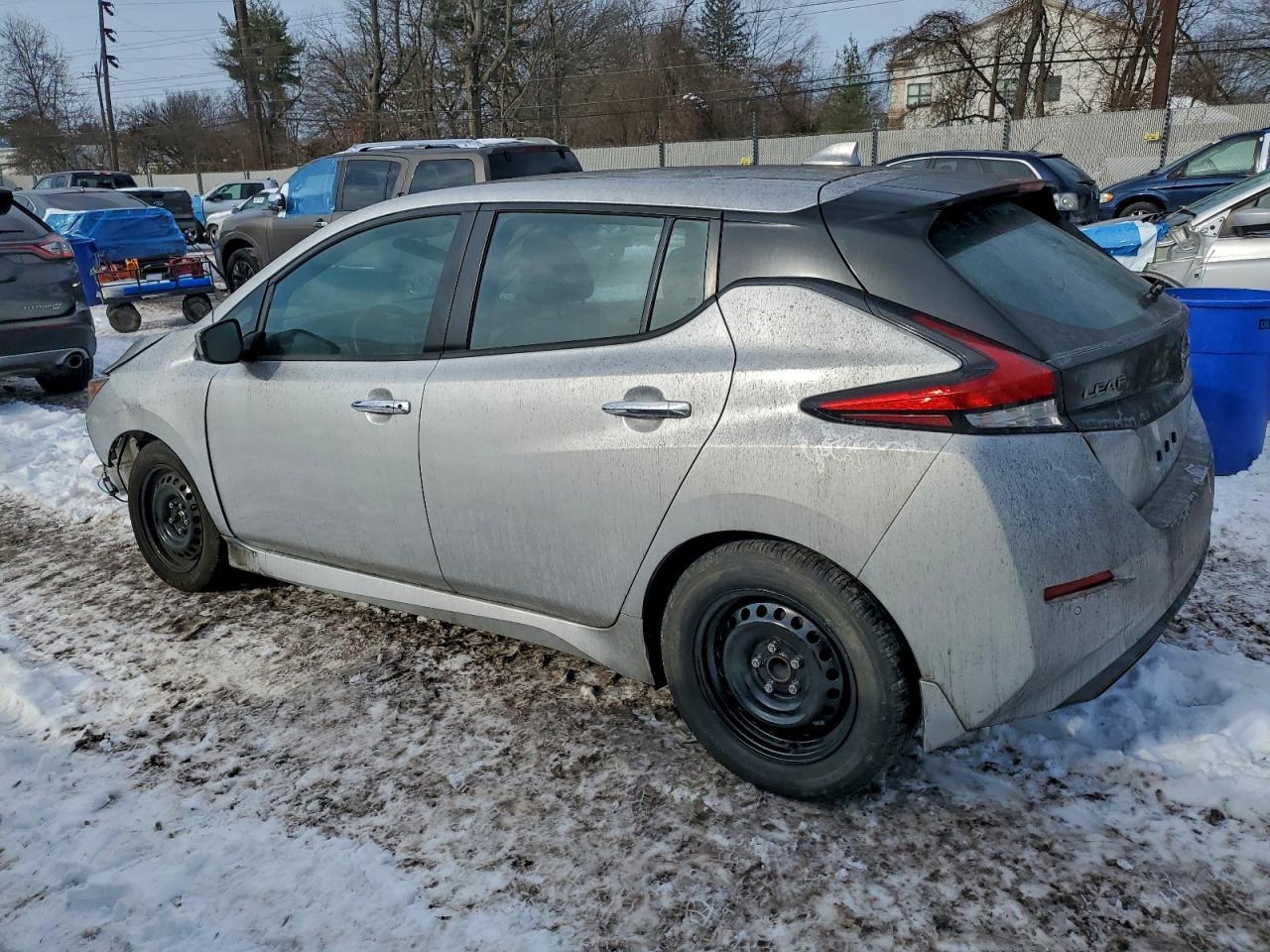 2023 NISSAN LEAF