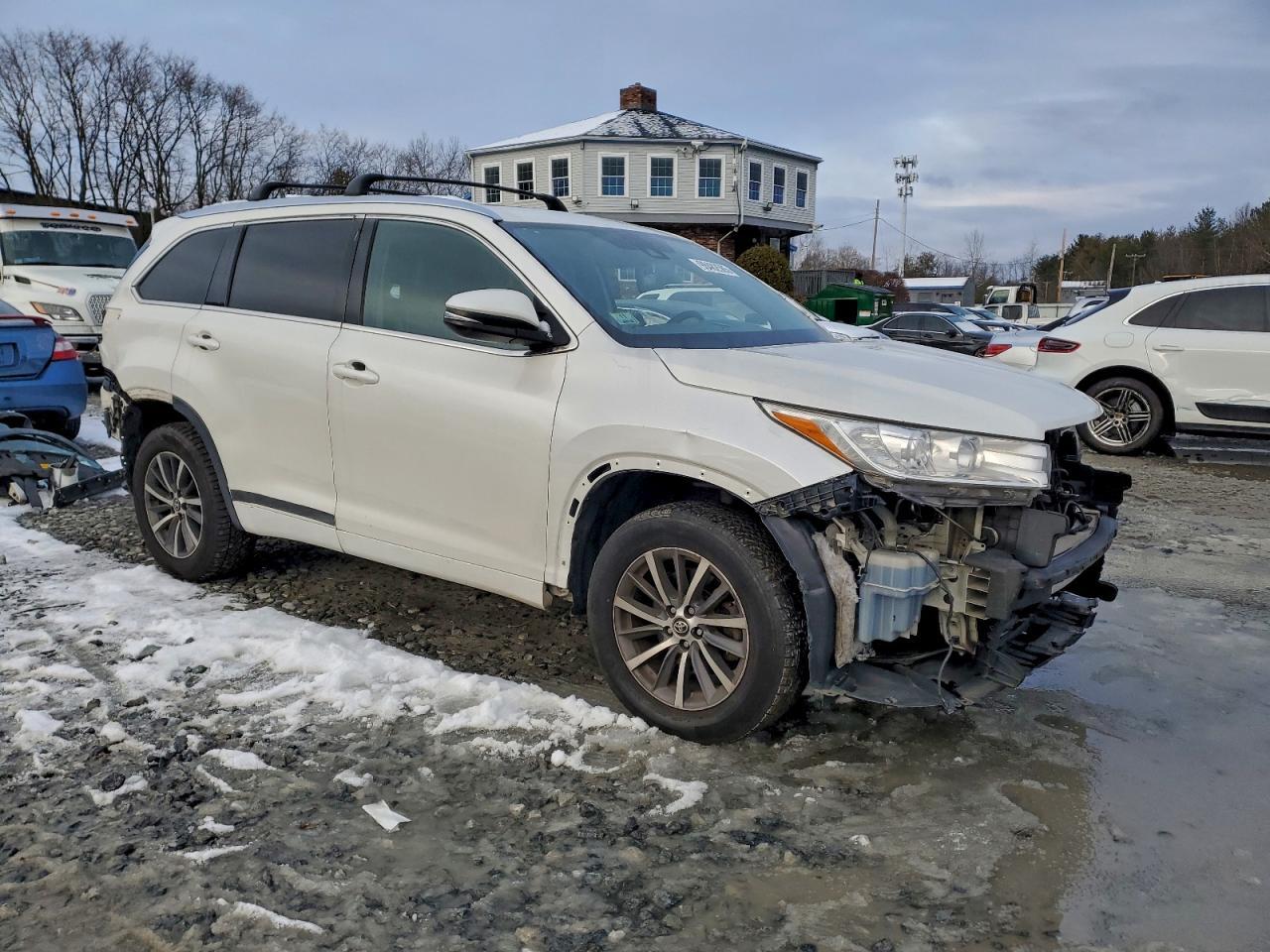 2017 TOYOTA HIGHLANDER