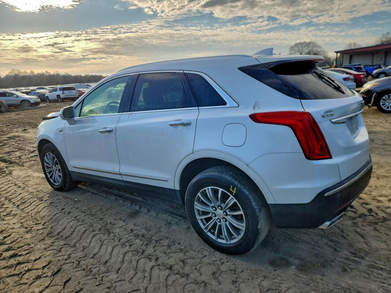 2017 CADILLAC XT5