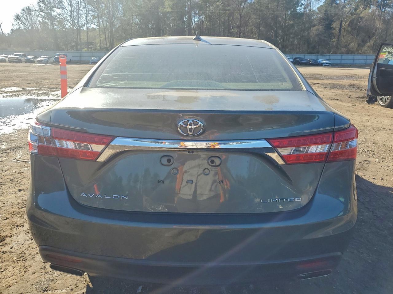 2013 TOYOTA Avalon