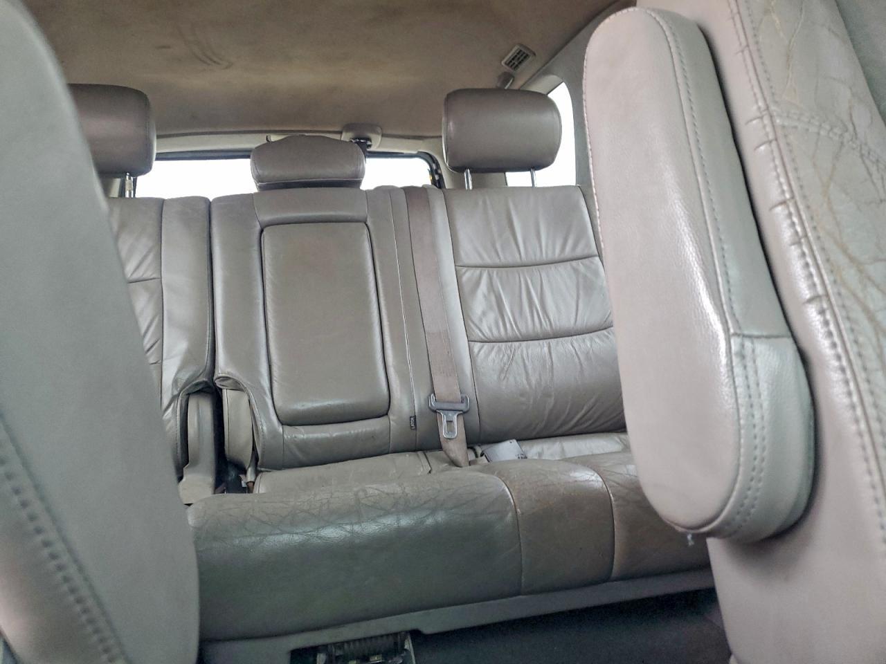 2002 TOYOTA Sequoia