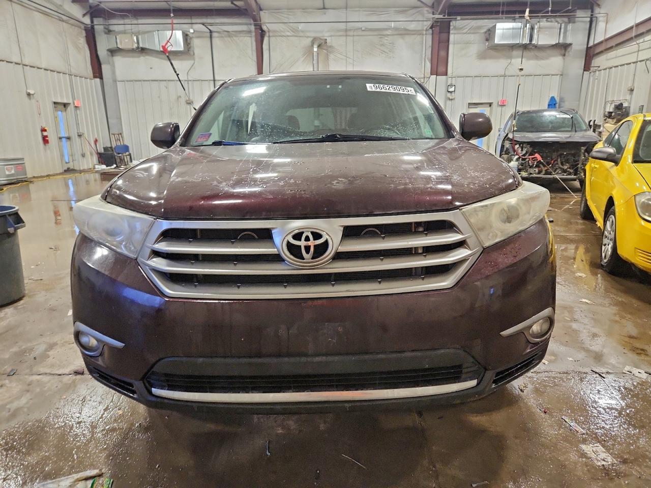 2013 TOYOTA HIGHLANDER