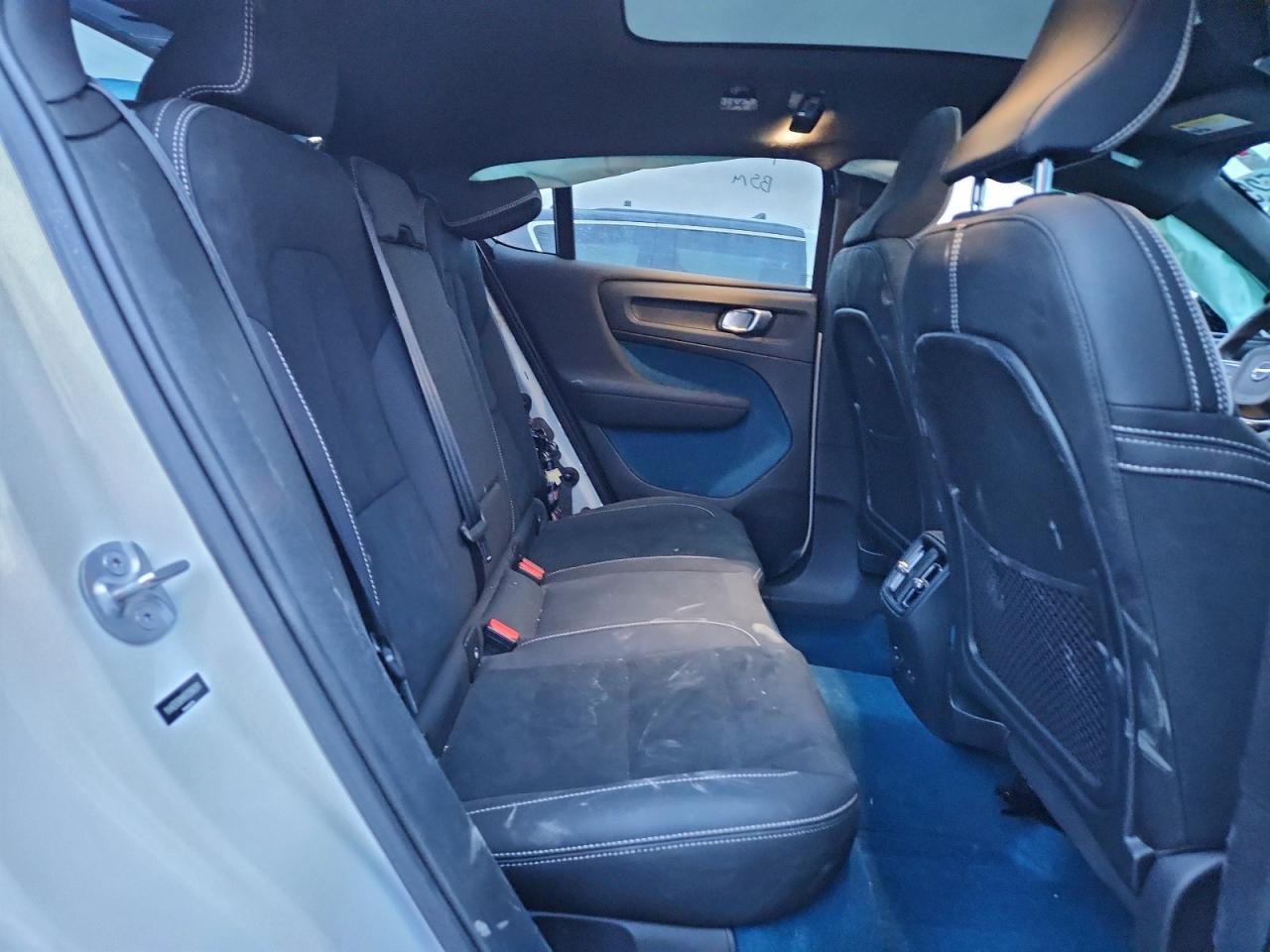 2024 VOLVO C40