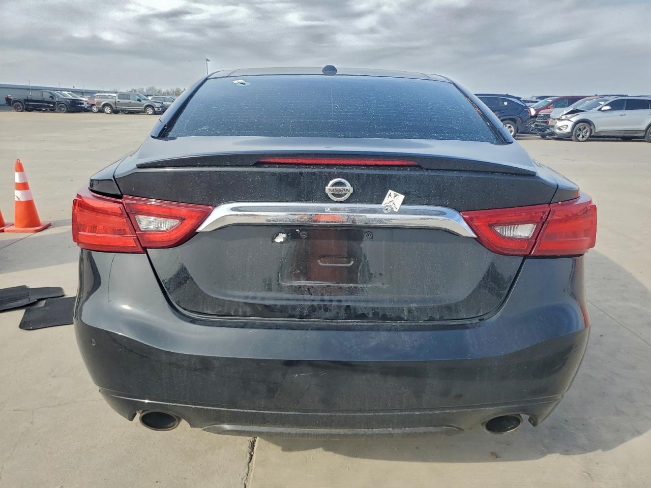 2017 NISSAN Maxima
