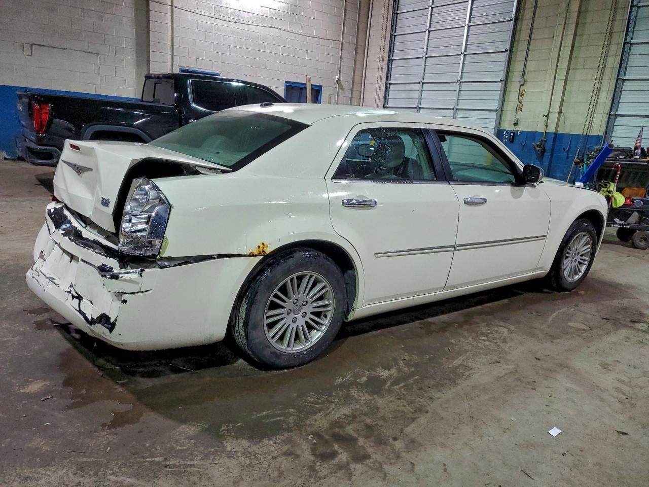 2010 CHRYSLER 300