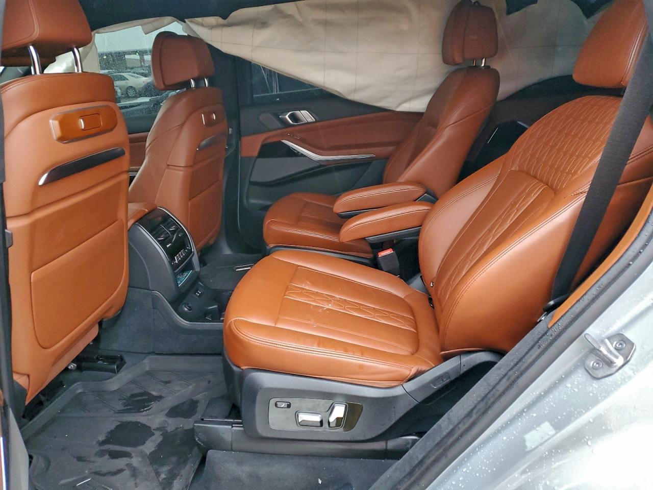 2023 BMW X7