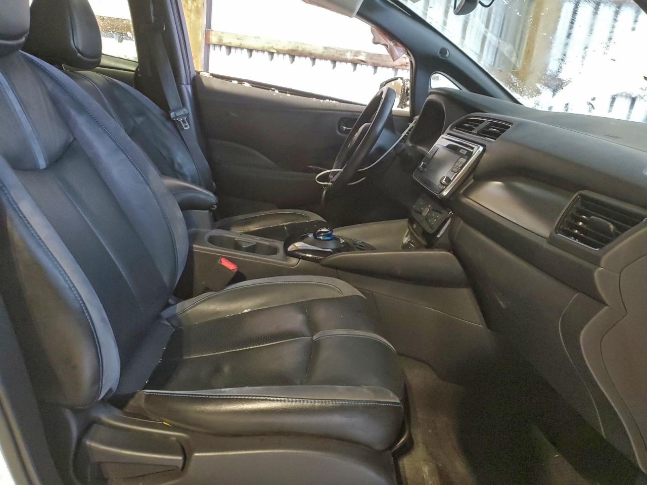 2018 NISSAN LEAF