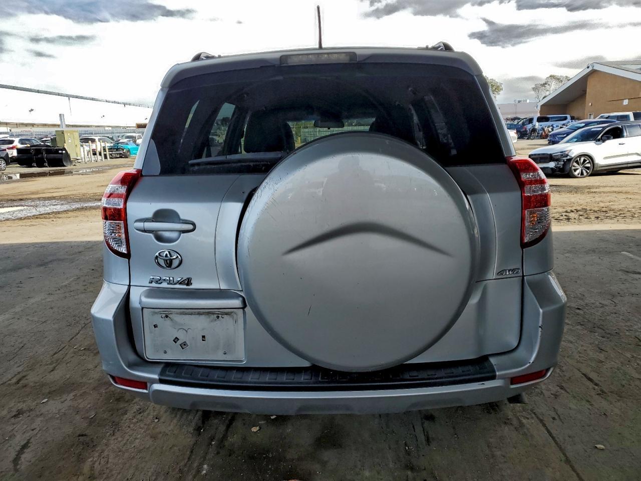 2011 TOYOTA RAV4