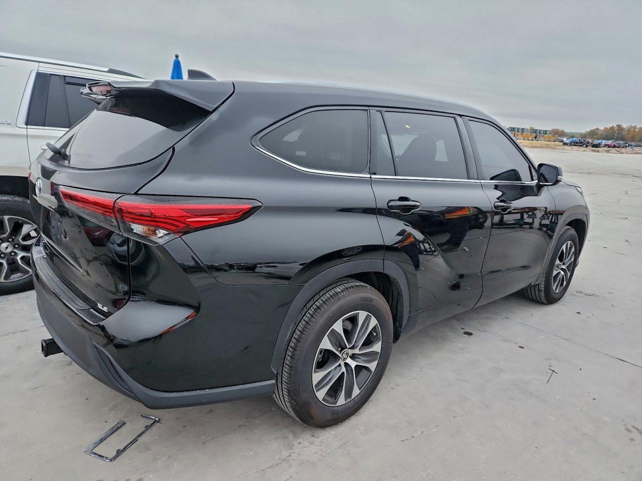 2022 TOYOTA HIGHLANDER