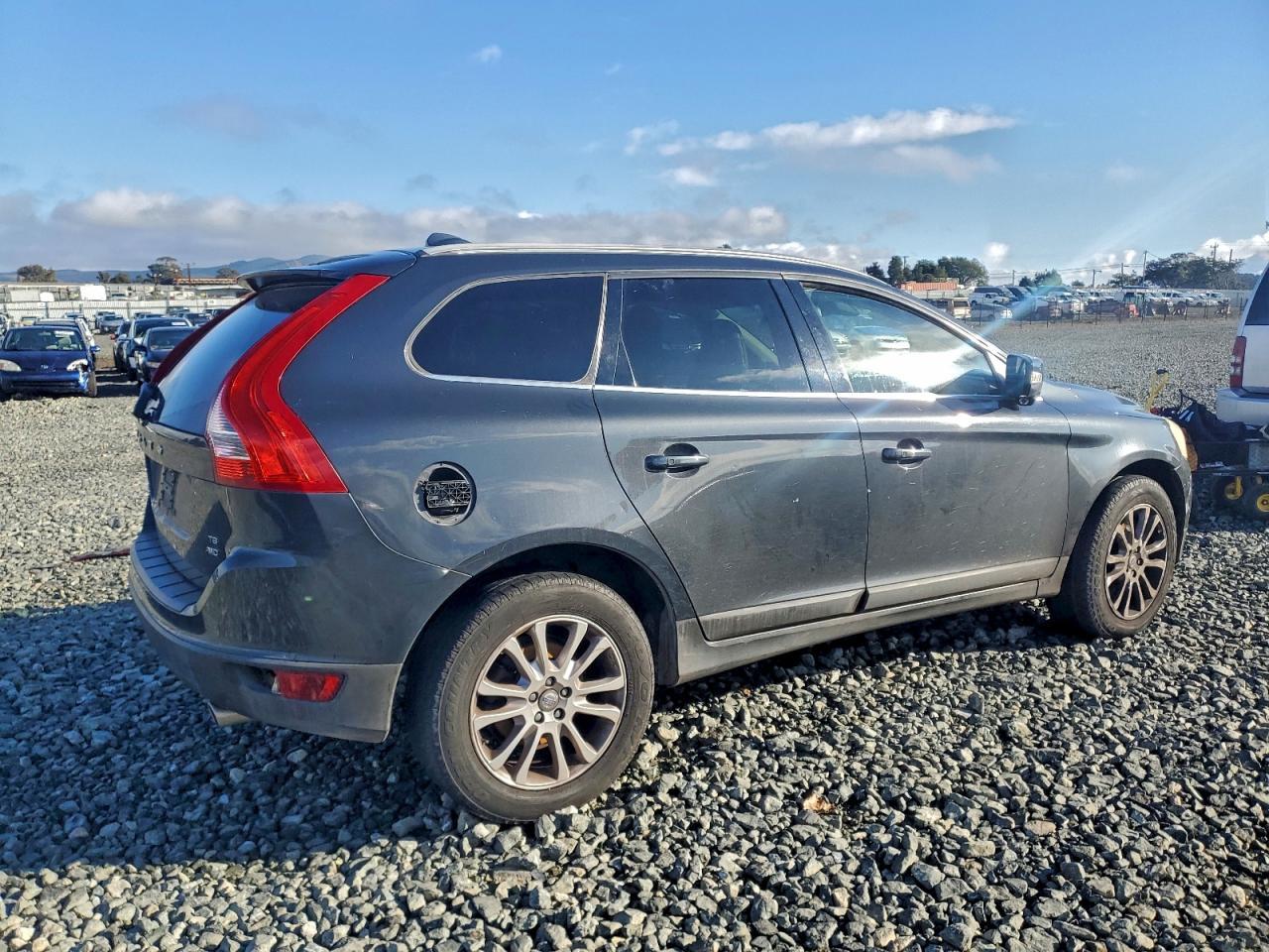 2010 VOLVO XC60