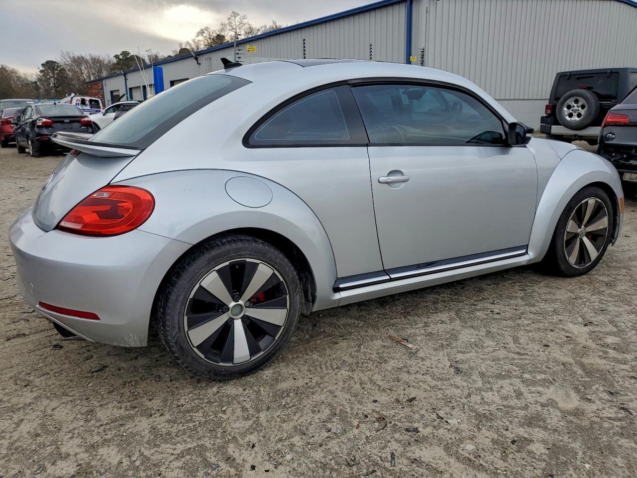 2012 VOLKSWAGEN Beetle
