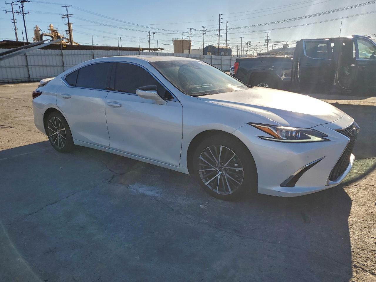 2025 LEXUS ES 300H