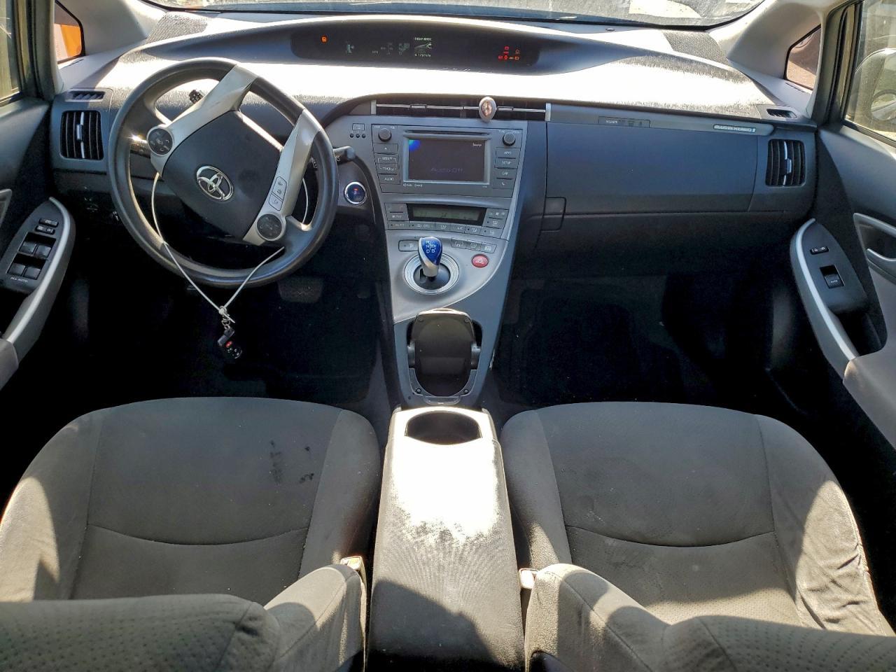 2014 TOYOTA Prius Plug-In