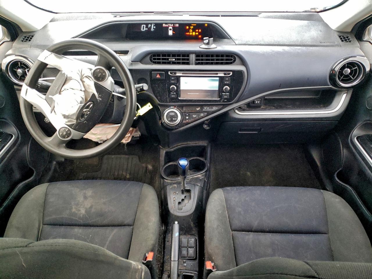 2015 TOYOTA Prius c
