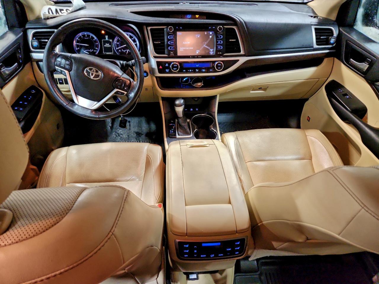 2016 TOYOTA HIGHLANDER